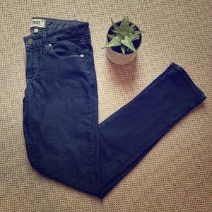Paige Skyline Skinny Jeans 27